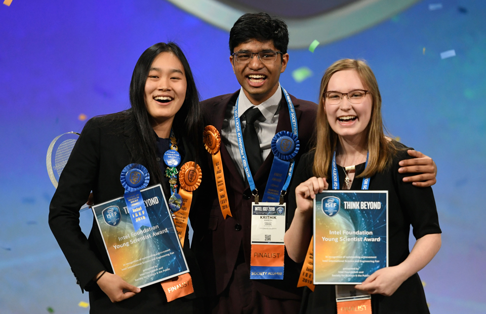 ISEF 2019 Top Award winners on stage with awards