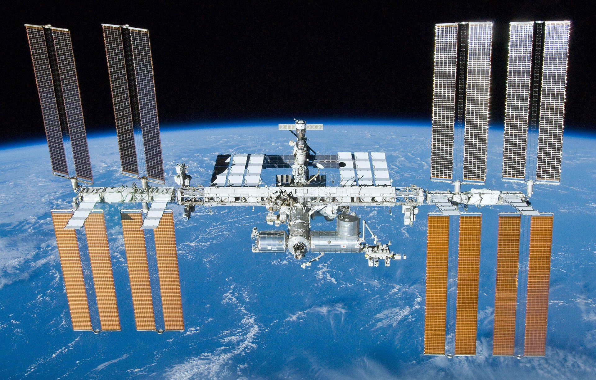 Mark your calendars: tune in to an exclusive in-flight space event with NASA's ISS - Society for Science