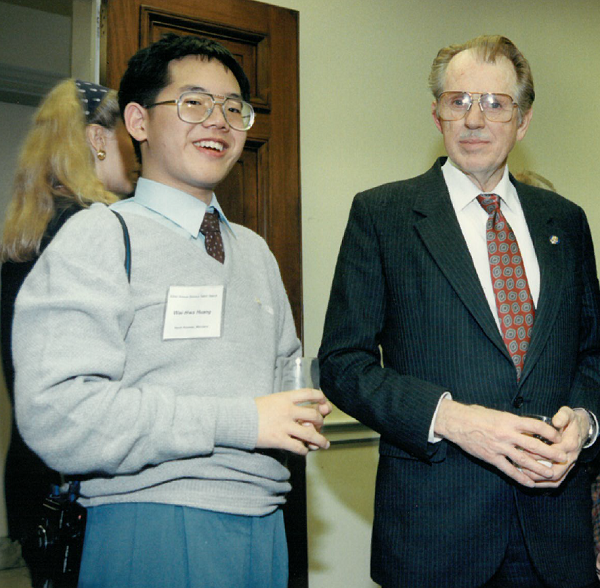 Wei-Hwa Huang as a STS finalist pictured with former U.S. Representative Roscoe Bartlett