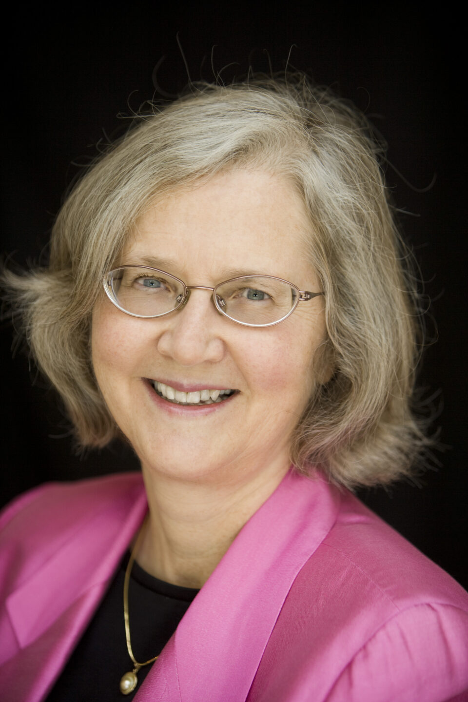 Headshot of Elizabeth Blackburn