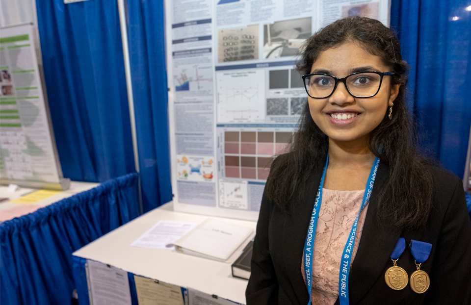 2019 ISEF Craig R. Barrett Award for Innovation winner Shriya Reddy, Northville High School, MI, United States of America