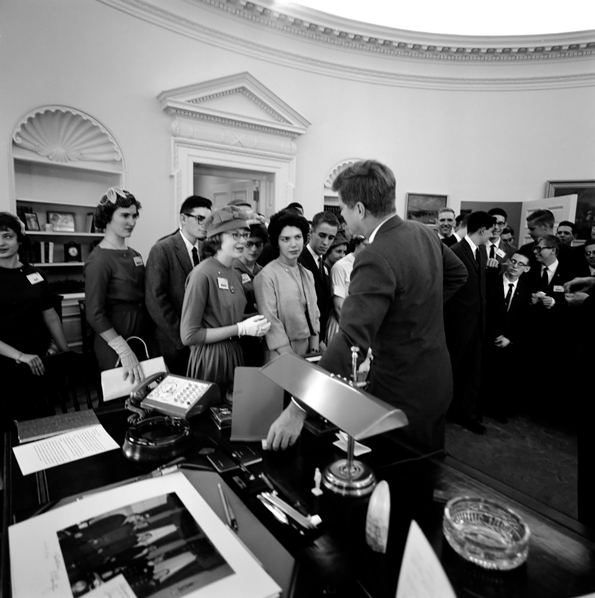 STS finalists visit President Kennedy’s office 