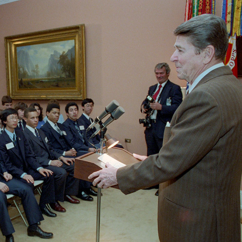 STS finalists visit President Reagan at the White House