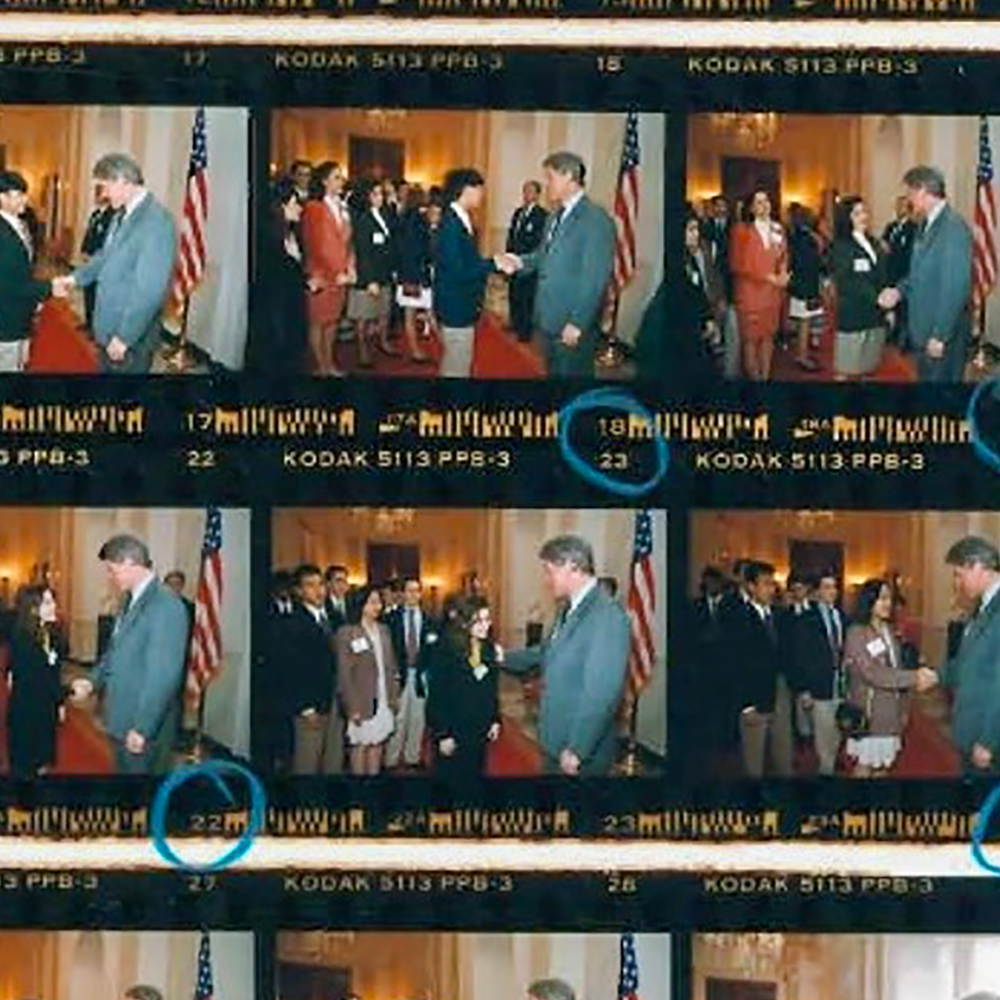 1993 STS finalists visit President Clinton at the White House