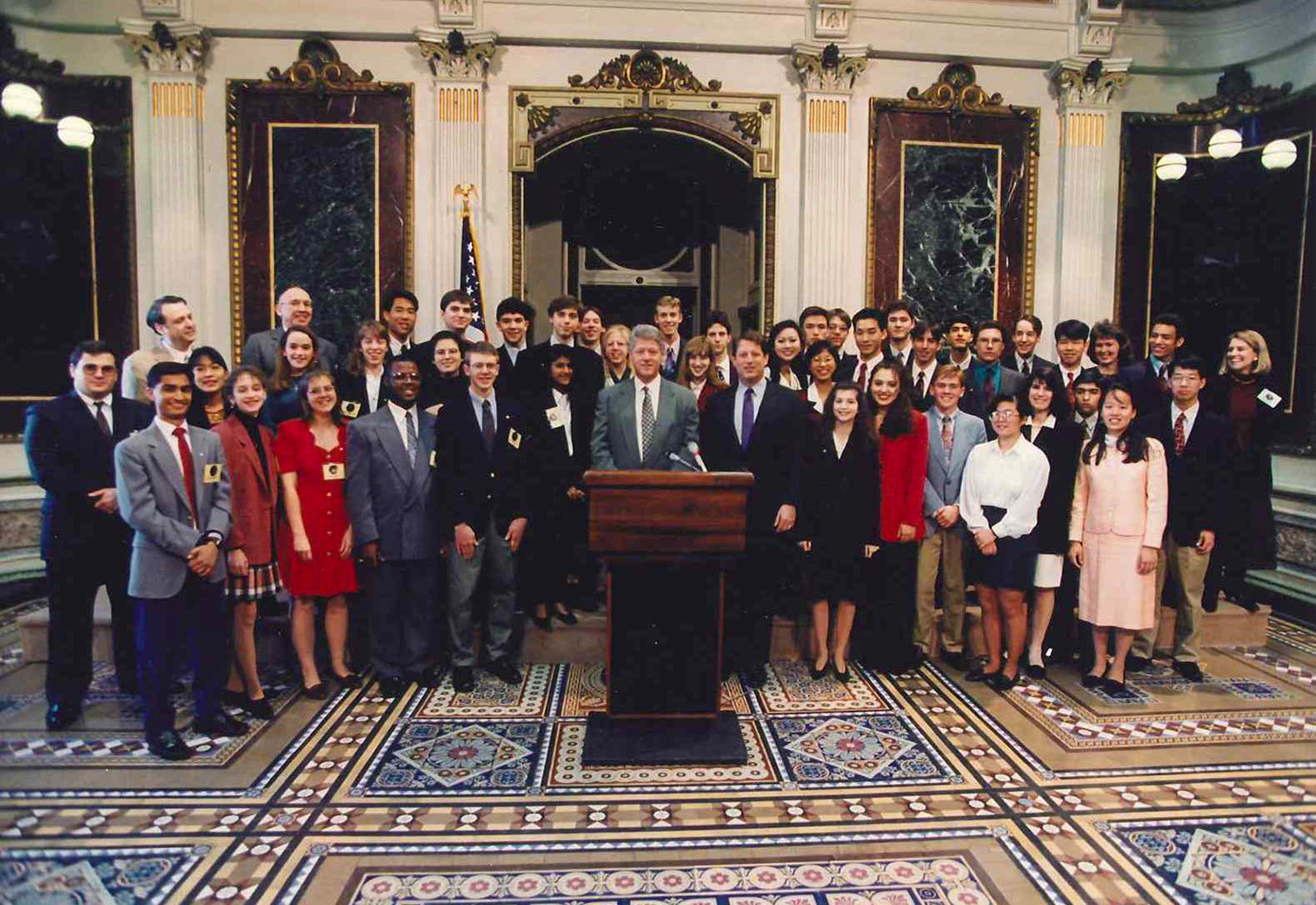STS finalists meet President Clinton and Vice President Gore at the White House