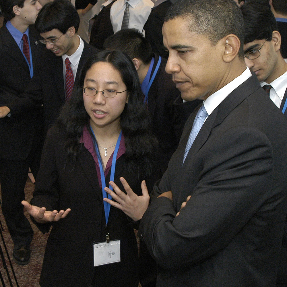 Cindy Wang discusses her project with Senator Obama