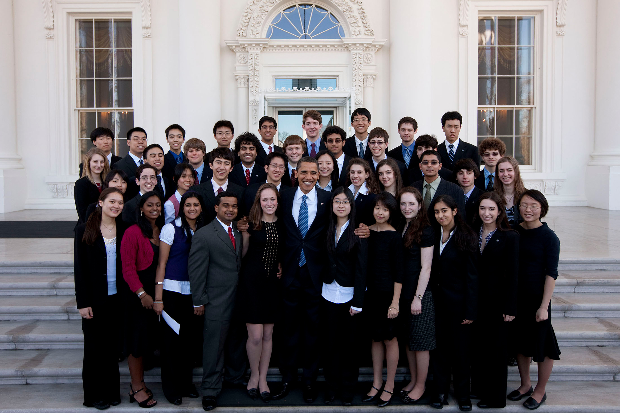 President Obama welcomes STS finalists to the White House