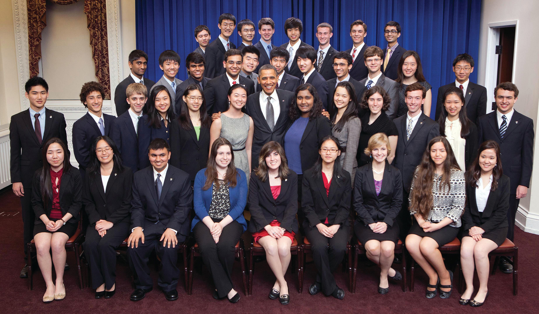 STS finalists pose with President Obama at the White House