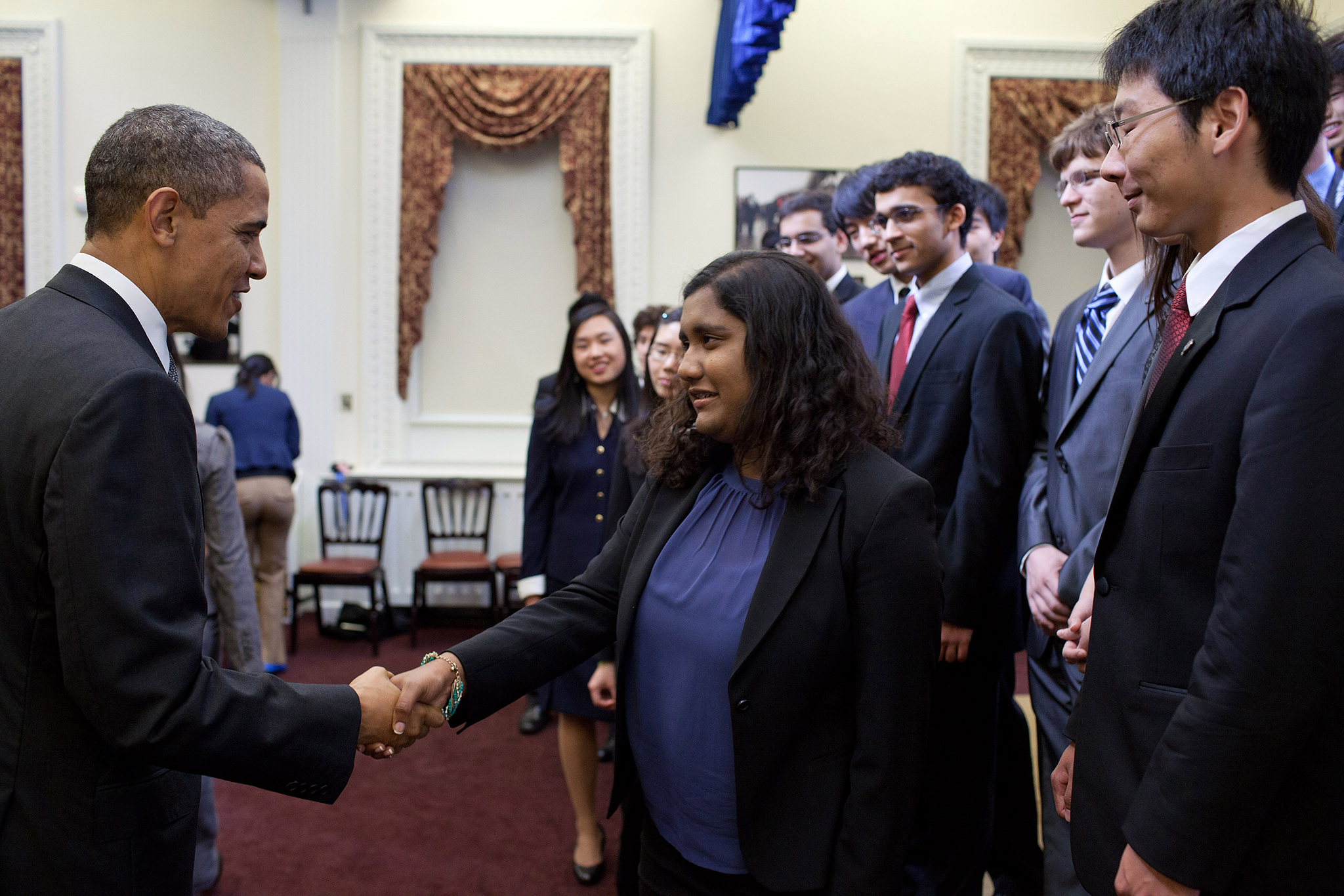 STS finalist Sayoni Saha meets President Obama