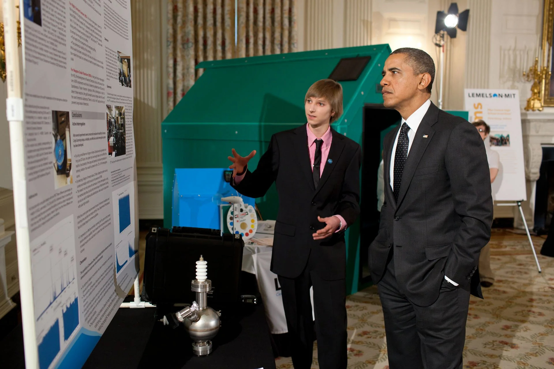 Taylor Wilson discusses his project with President Obama