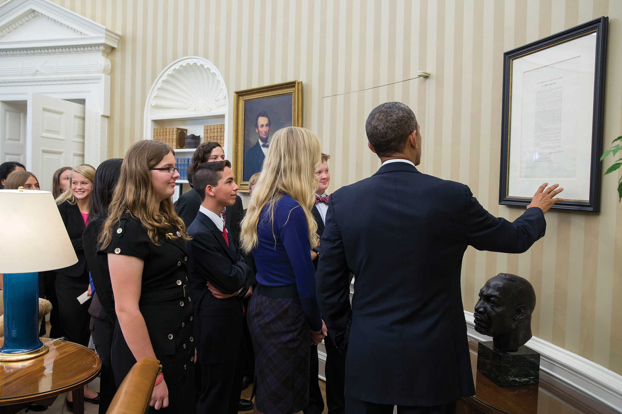 President Obama shows Broadcom MASTERS finalists the Oval Office