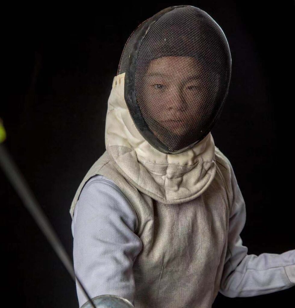 2023 Regeneron STS finalist Linda He is a nationally ranked fencer.