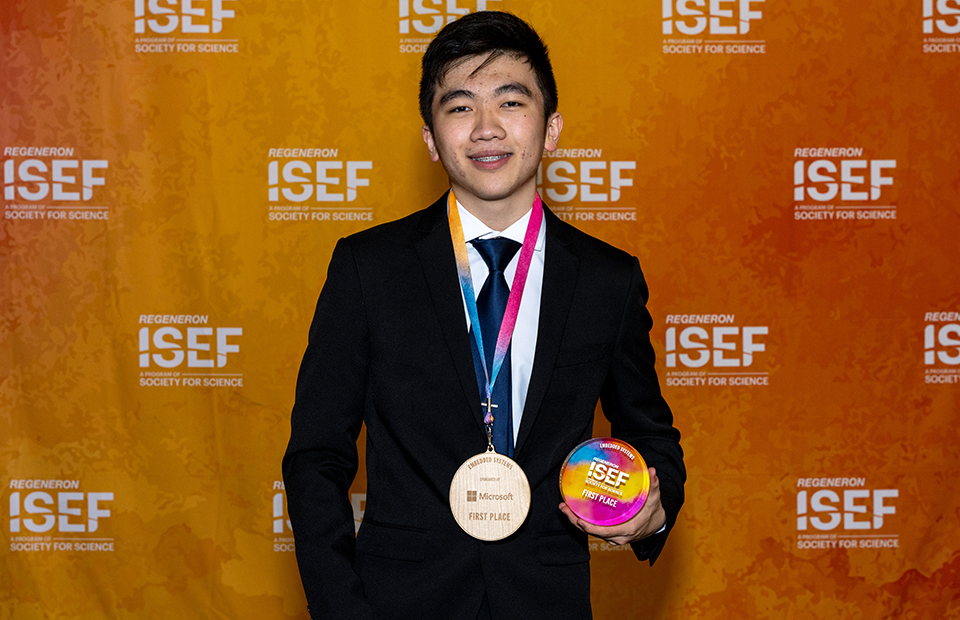 ISEF 2023 Award Ceremony, Dallas Texas - top award winner of the EU Contest for Young Scientists Award: Yik Chun John Peng, Shanghai American School – Puxi Campus, Shanghai, China