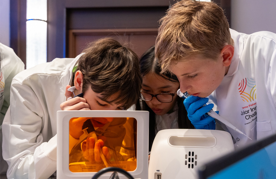 Thermo Fisher Scientific Junior Innovators Challenge 2024 finalist work together on a project