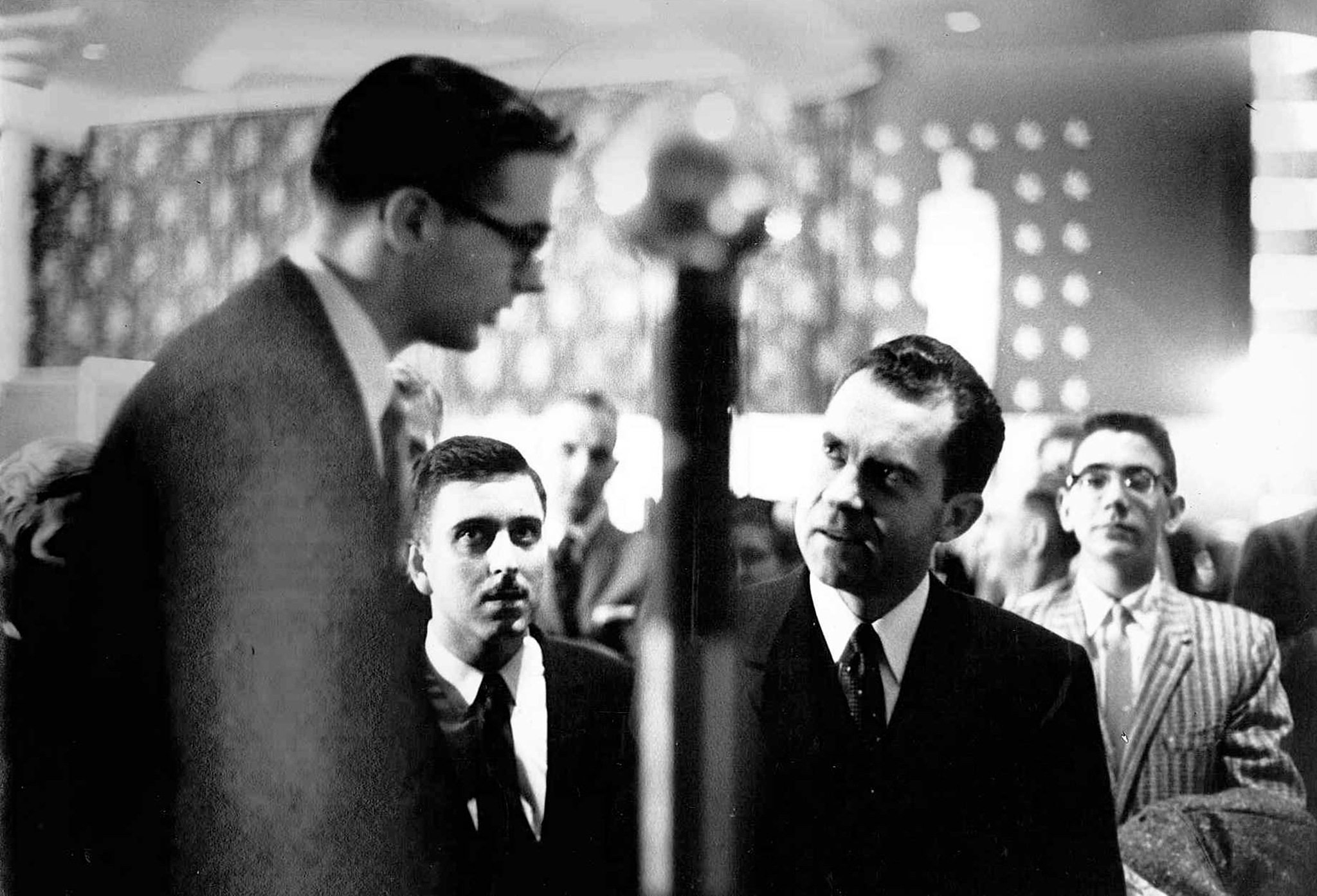 STS finalist Leslie Smith discusses his research with Vice President Nixon 