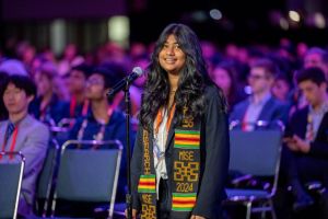 ISEF finalist asks NASA Astronaut, Jeanette Epps a question.