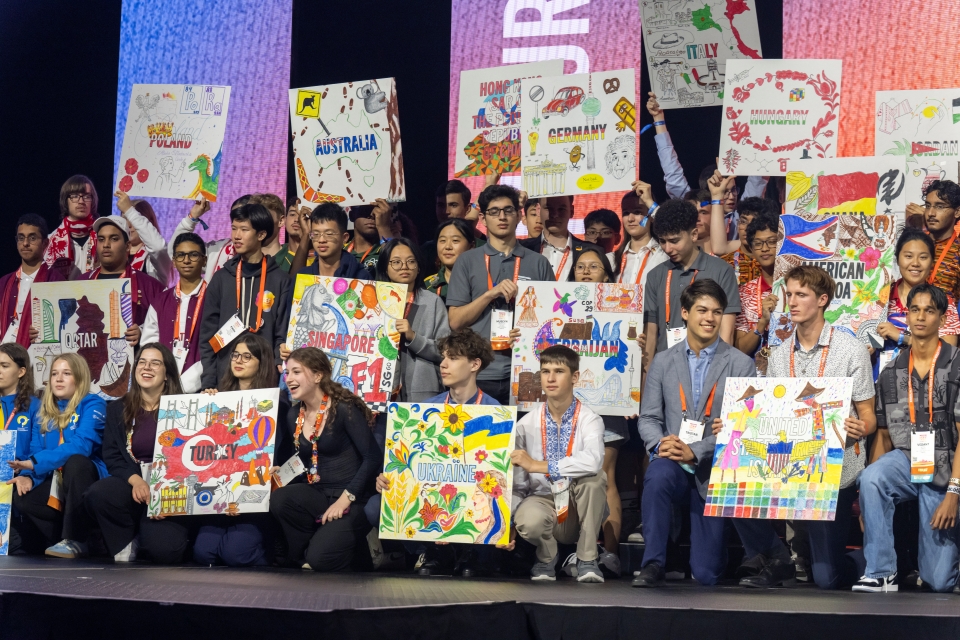 Finalists on stage for the International Shout Out