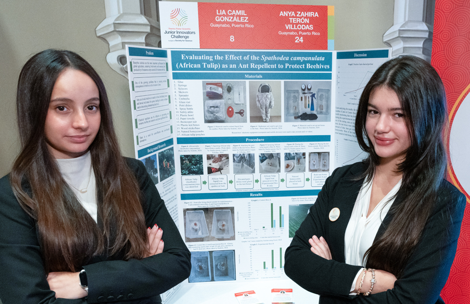 Lia Camil González and Anya Zahira Terón Villodas - Public Day for the finalists of the 2025 Thermo Fisher Scientific Junior Innovators Challenge