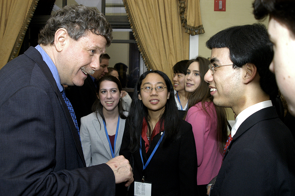 Eric Lander meets with the 2006 STS finalists. Chris Ayers Photography/Licensed by Society for Science